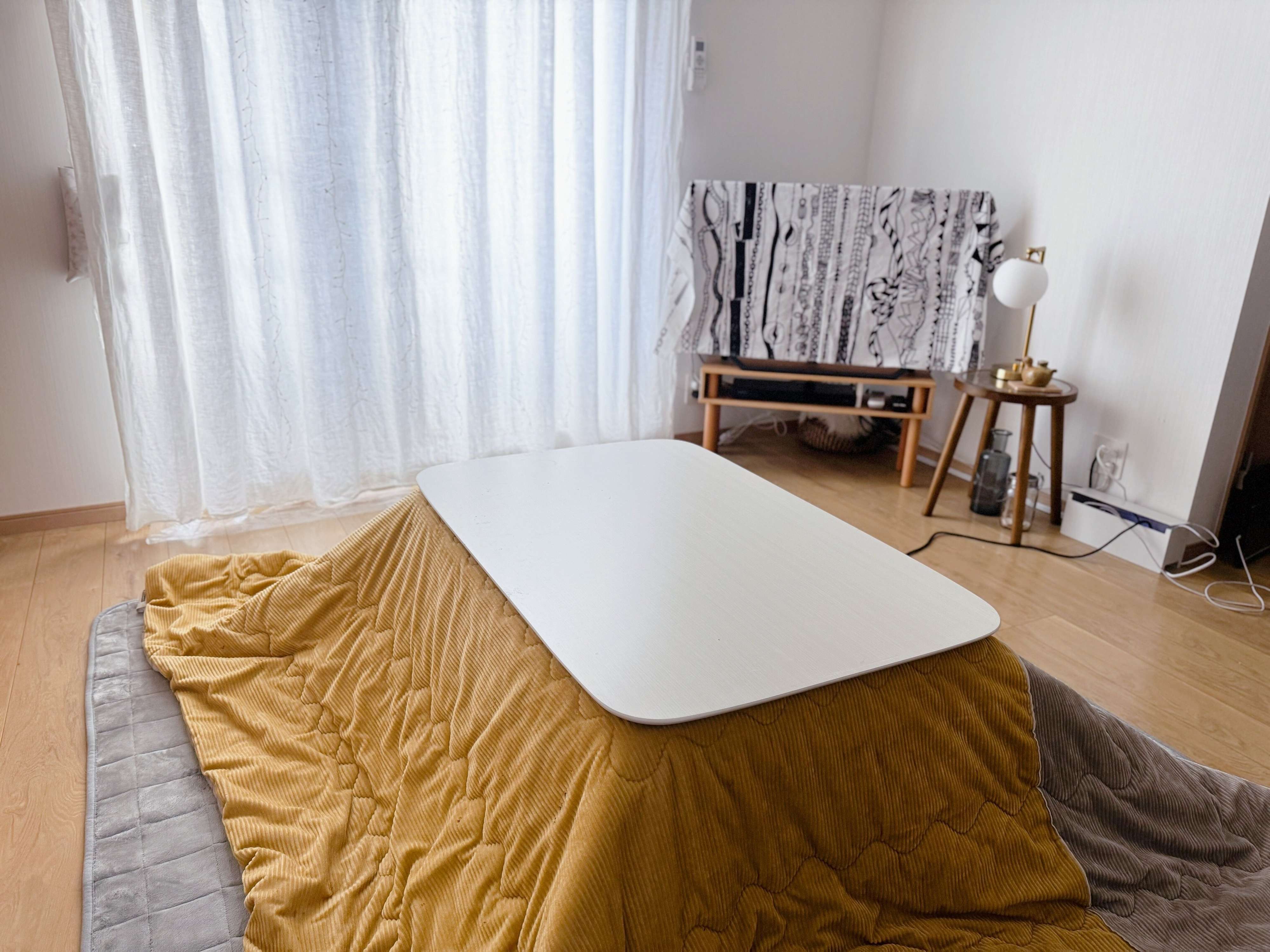 1．ダイニングテーブルを持つこと