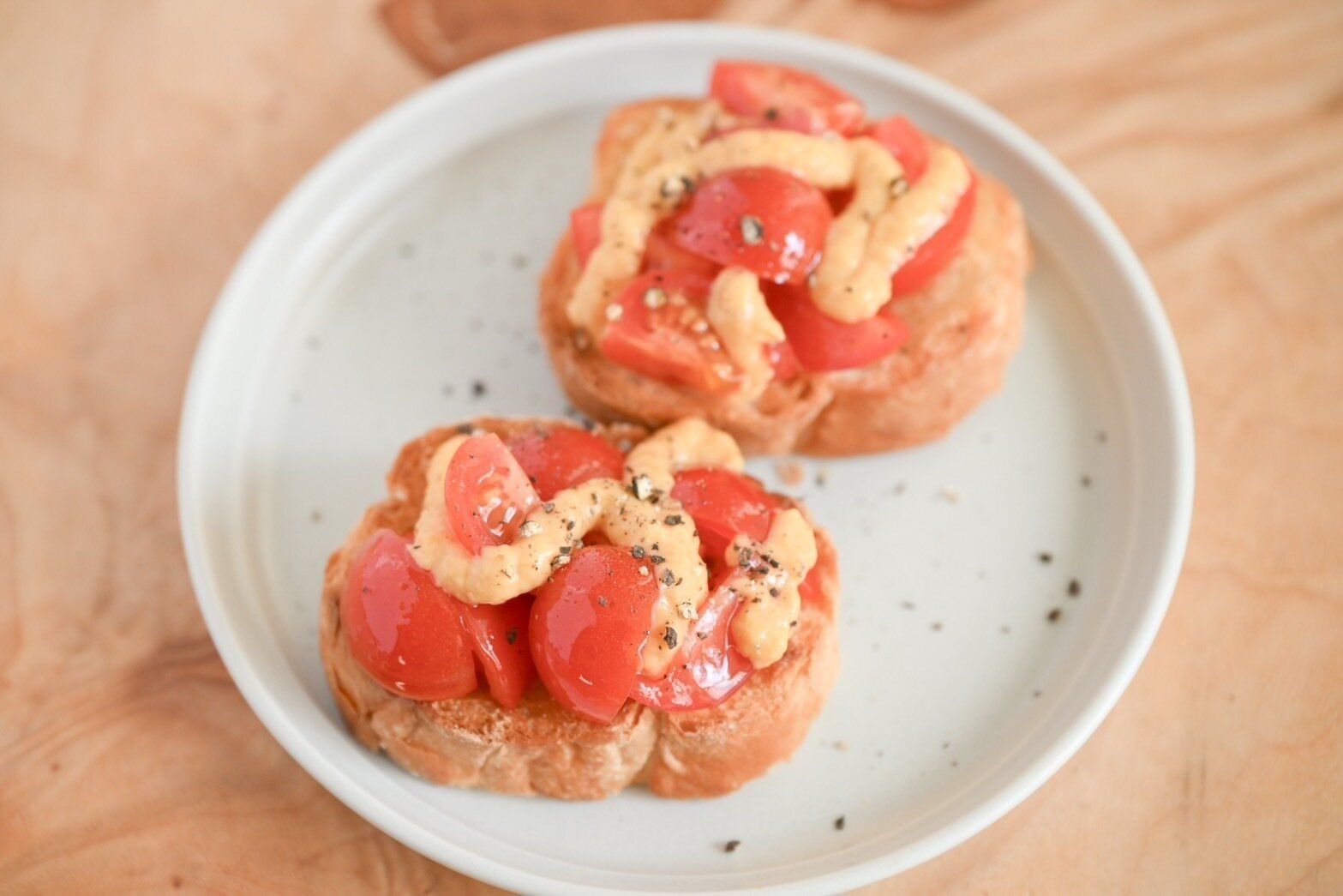 ナチョチーズとミニトマトのバゲット