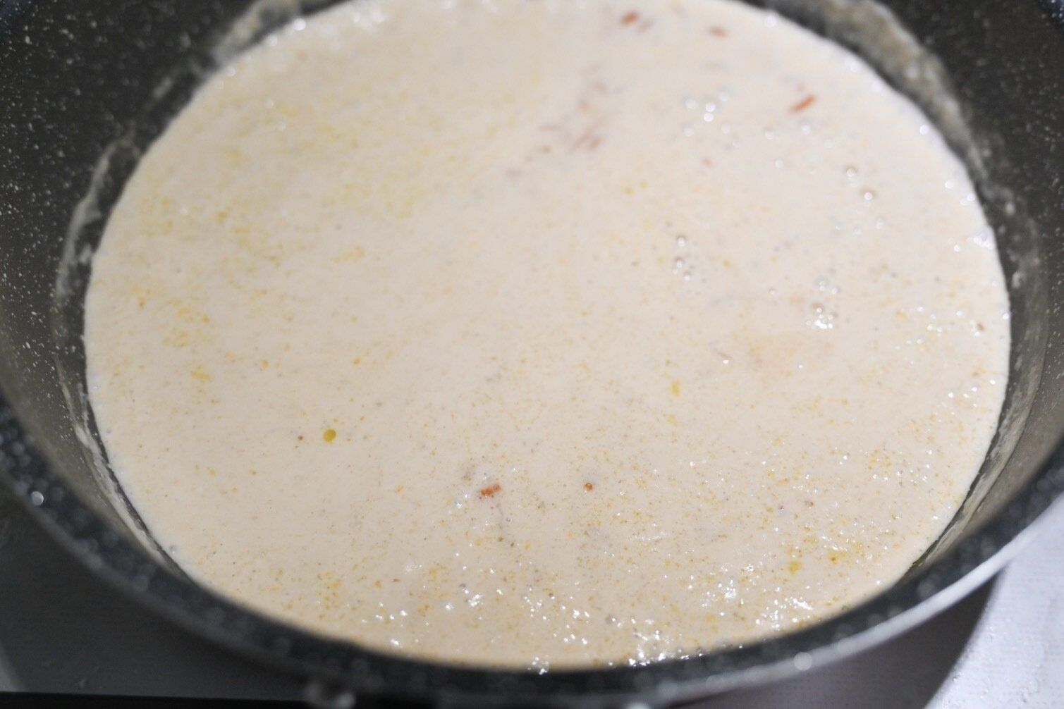 鍋に入ったスープ