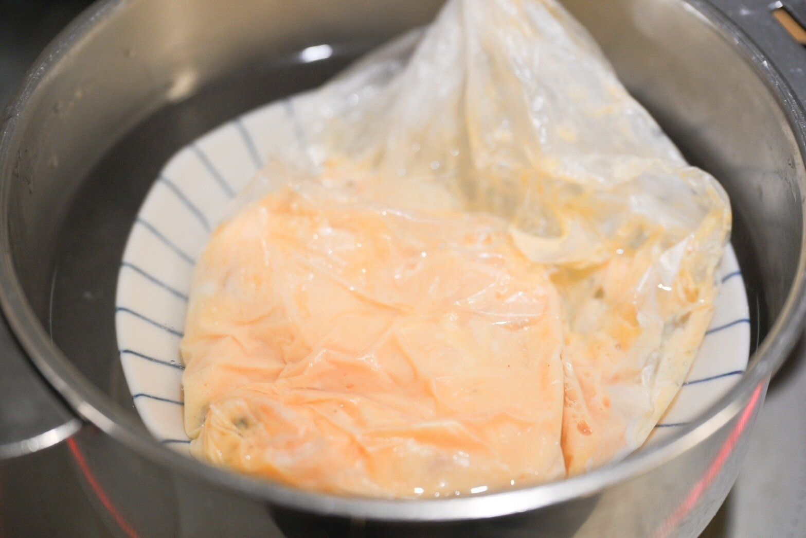 湯煎調理をしているところ