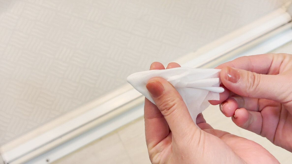 綿棒に巻き付けて使用する