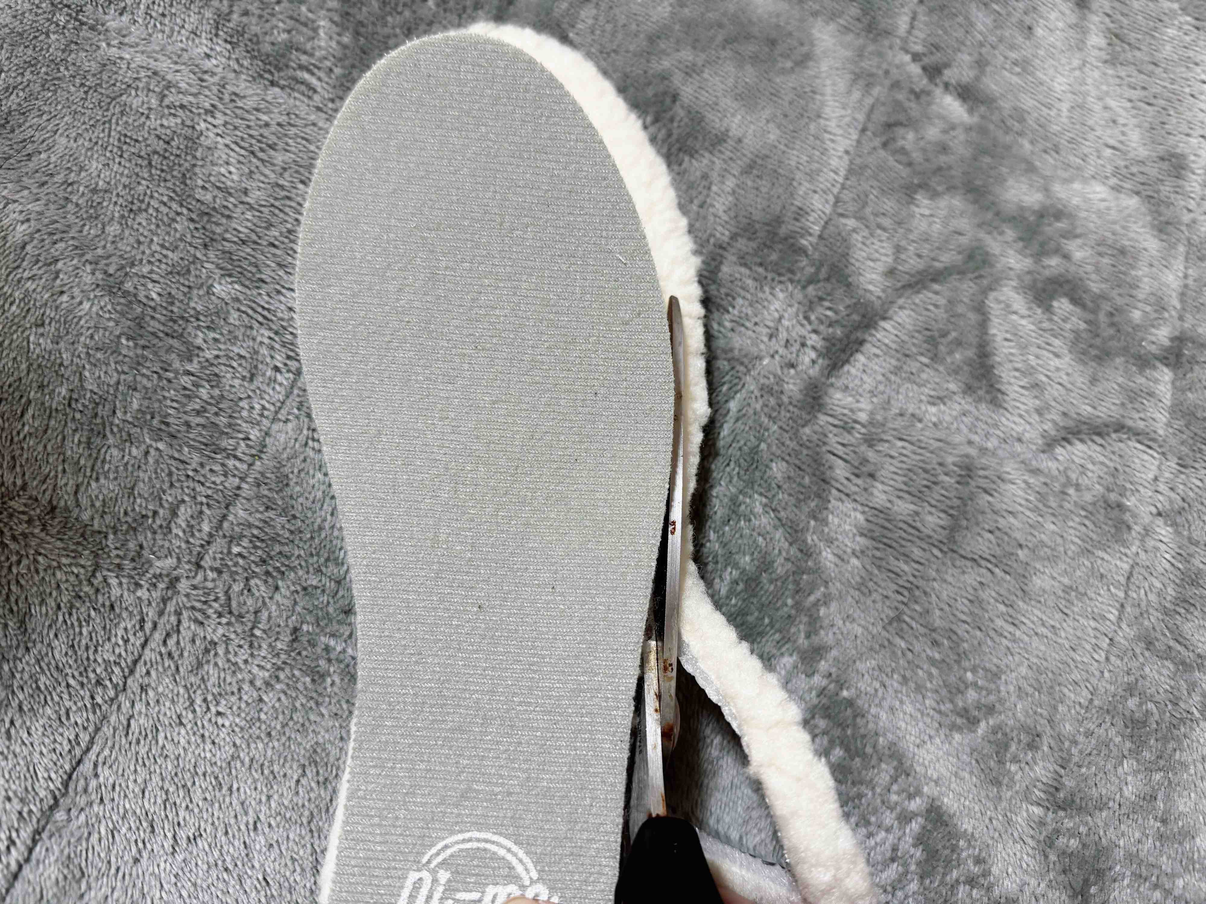 靴のサイズに合わせてカットできる