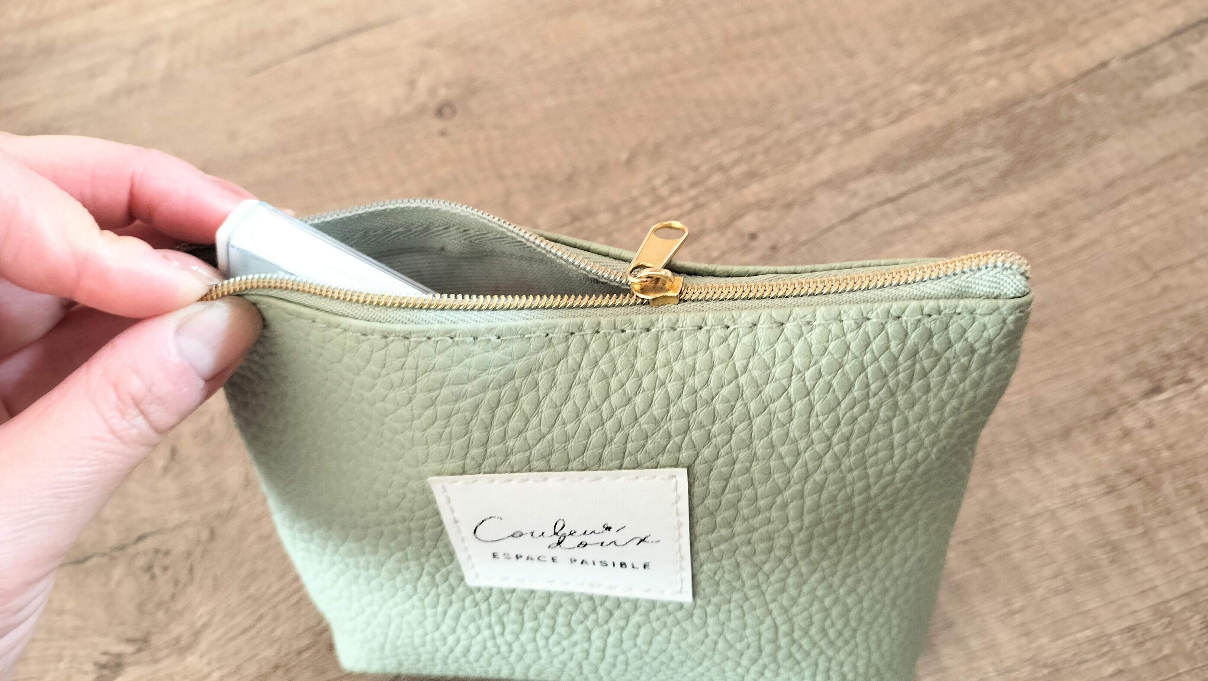 ポーチにおさまるサイズ