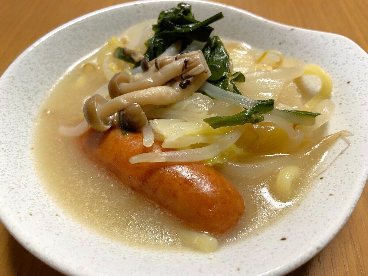 野菜、ウインナー、ラーメン