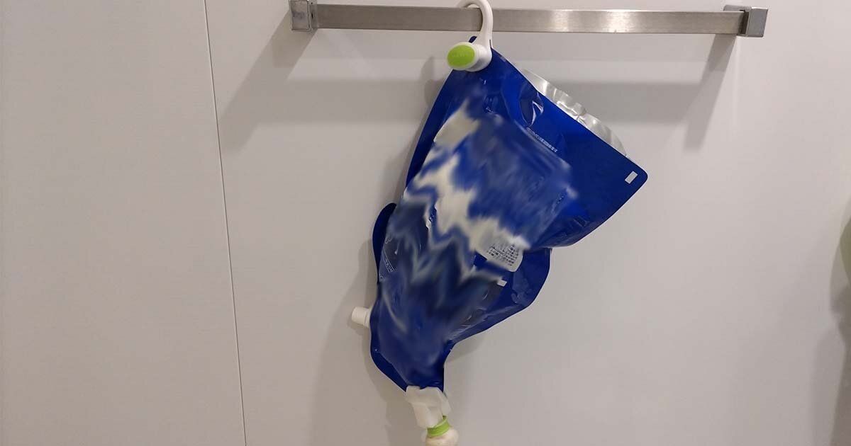 大容量タイプも吊り下げられる「詰め替えそのまま」