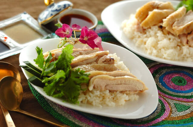 3種のタレで本場の味!炊飯器でつくるシンガポールチキンライス(海南鶏飯)