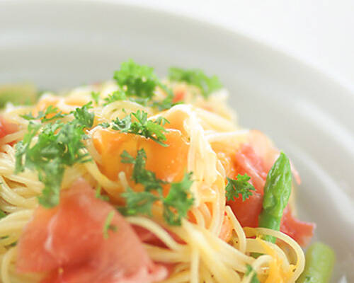 ミモレットと生ハムのパスタ