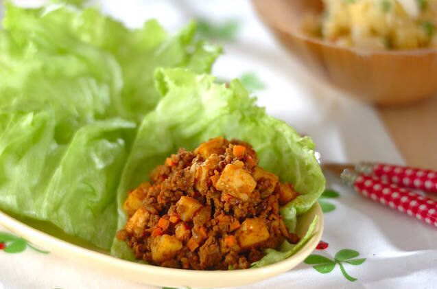 ドライカレーレタス包み