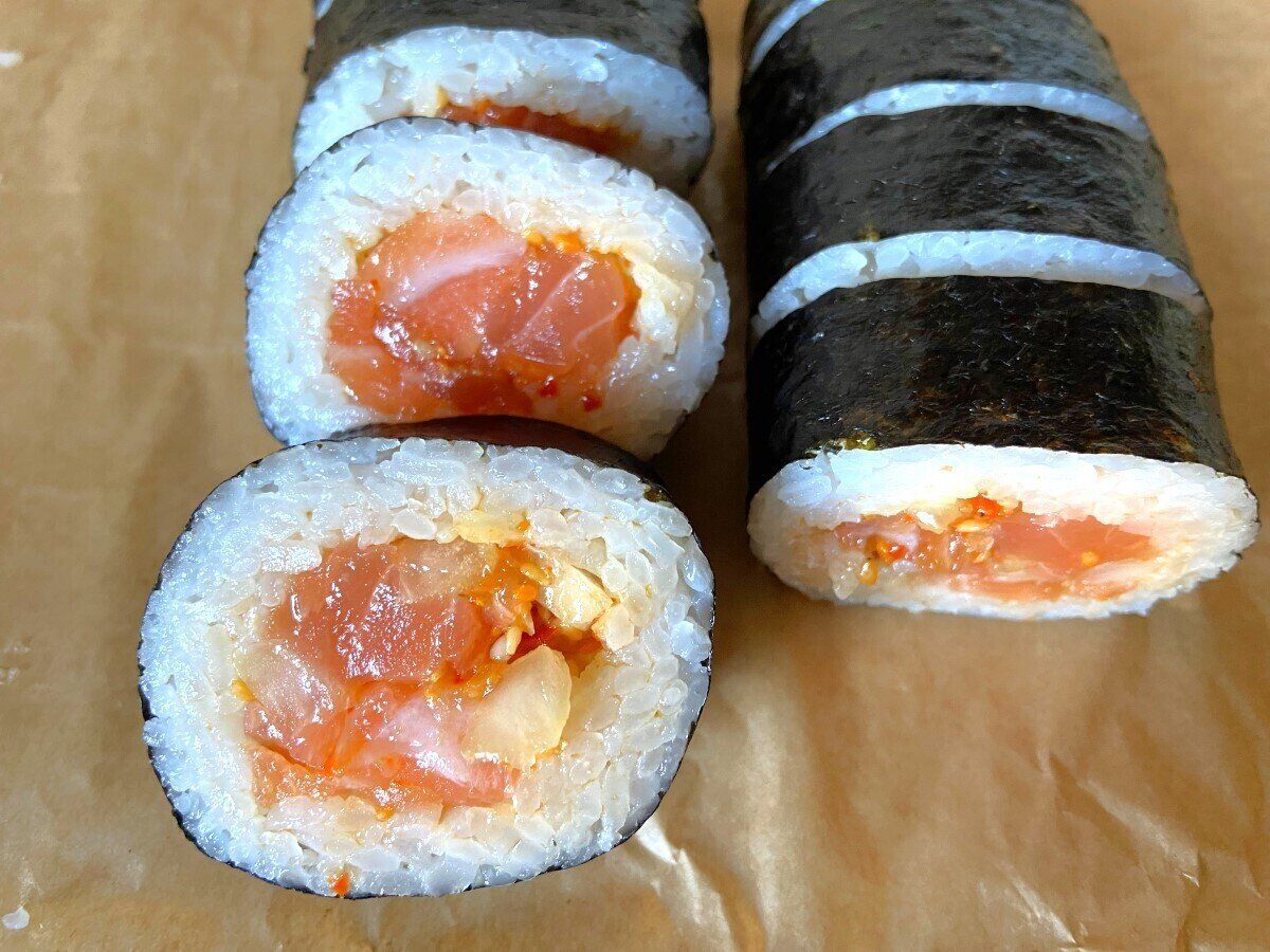 サーモンポキロール