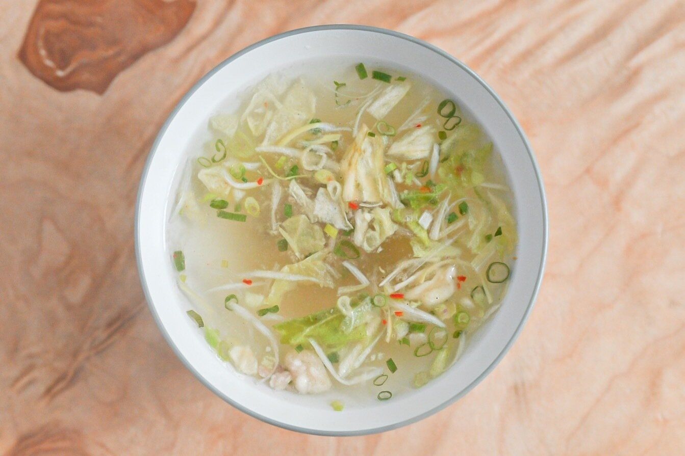 完成した牛肉と葱のテールスープ