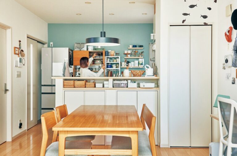 物がちょっぴり多くても母1人で背負わず1年中スッキリ空間が続く家の秘密