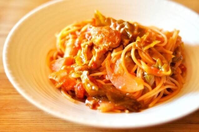 鶏肉と春野菜のトマトソースパスタ