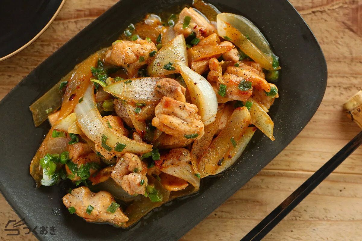 鶏肉と玉ねぎの醤油マヨ炒め