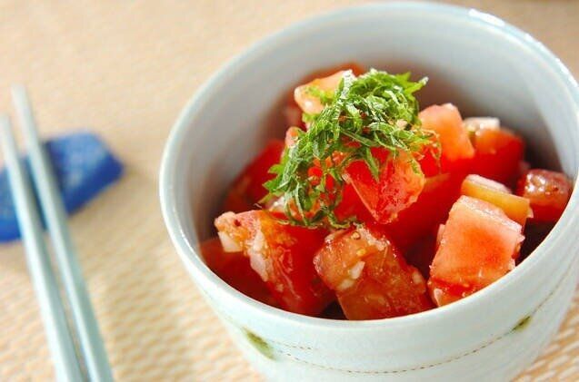 トマトと玉ネギのサラダ