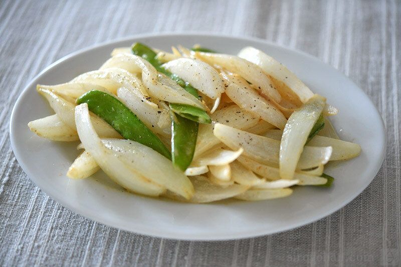 新玉ねぎと絹さやのマヨ炒め