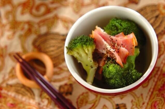 ブロッコリーの白ワイン蒸し