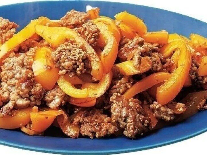 豚ひき肉とパプリカの炒めもの