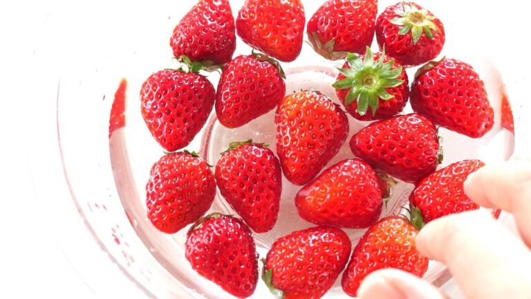 意外と知らない！いちごをおいしく長持ちさせる裏ワザを料理家が伝授