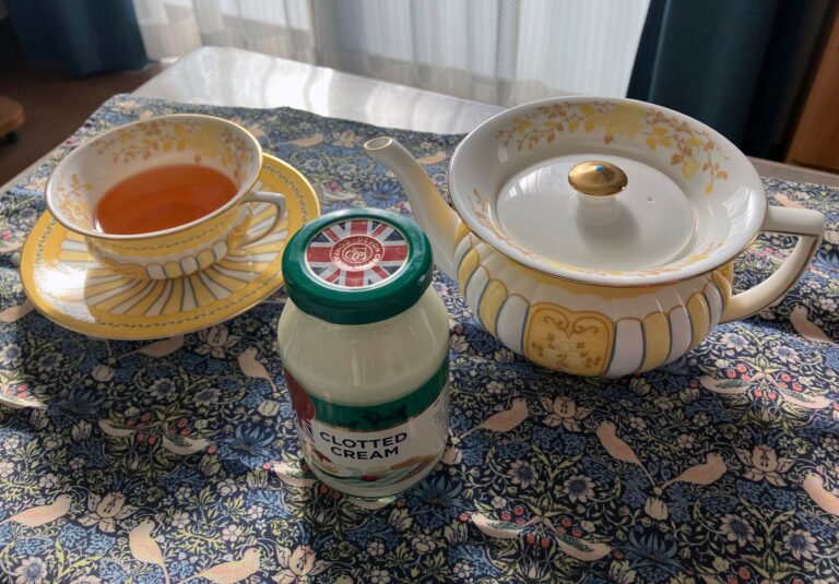 【カルディ】クロテッドクリームでちょっと贅沢なアフタヌーンティー
