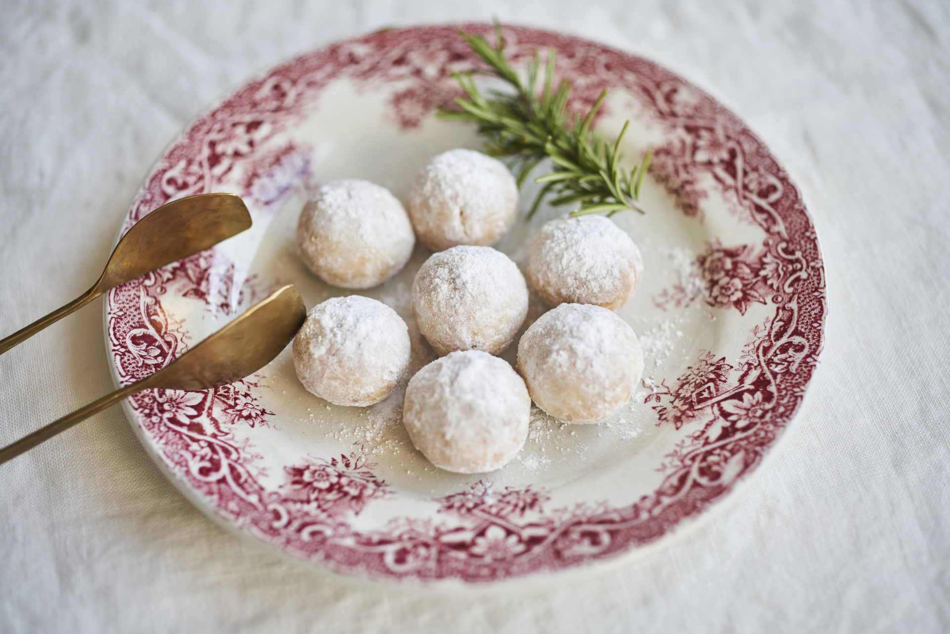 米粉の塩麹スノーボールクッキー
