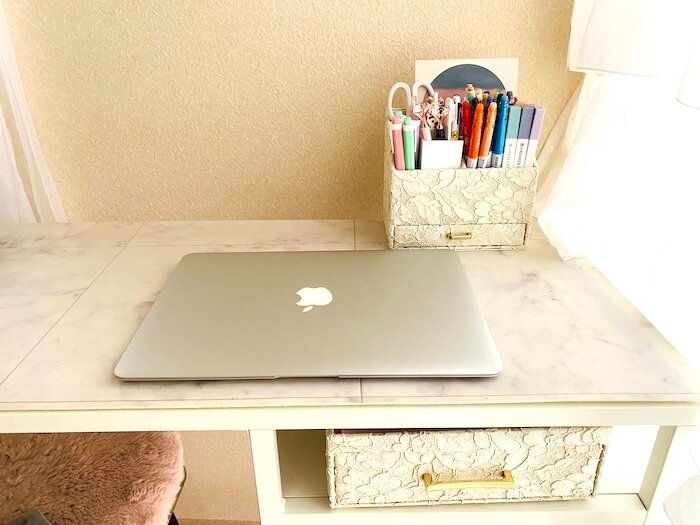 「見せる収納」「隠す収納」に「好き」をプラスで変えるデスク周り