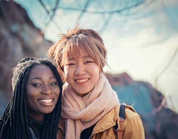 【夢占い】同級生の夢の意味は？状況別に詳しく解説！