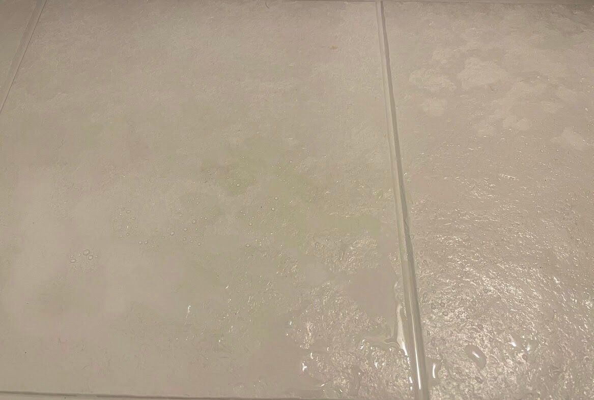 黒ずんだお風呂の床