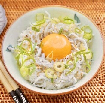 【オリーブオイル】5分で完成！しらすでさっぱり洋風卵かけごはん