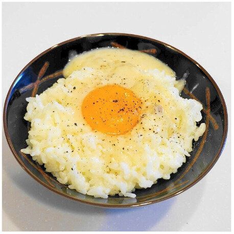 とろとろチーズをかけた！ドリア風卵かけご飯