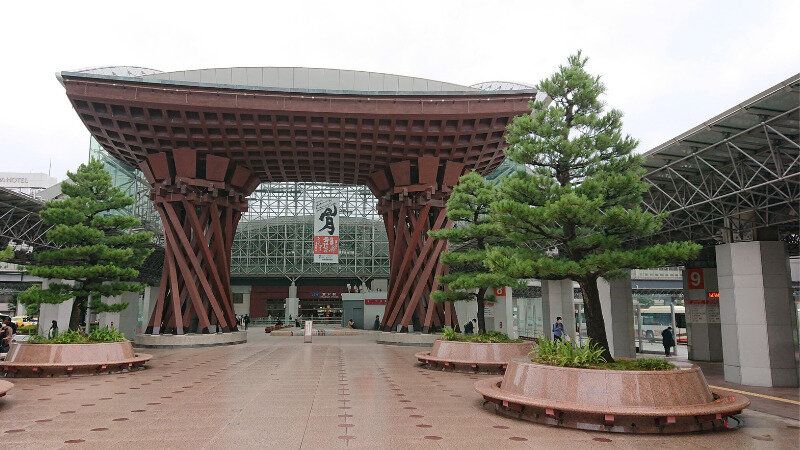 金沢駅前