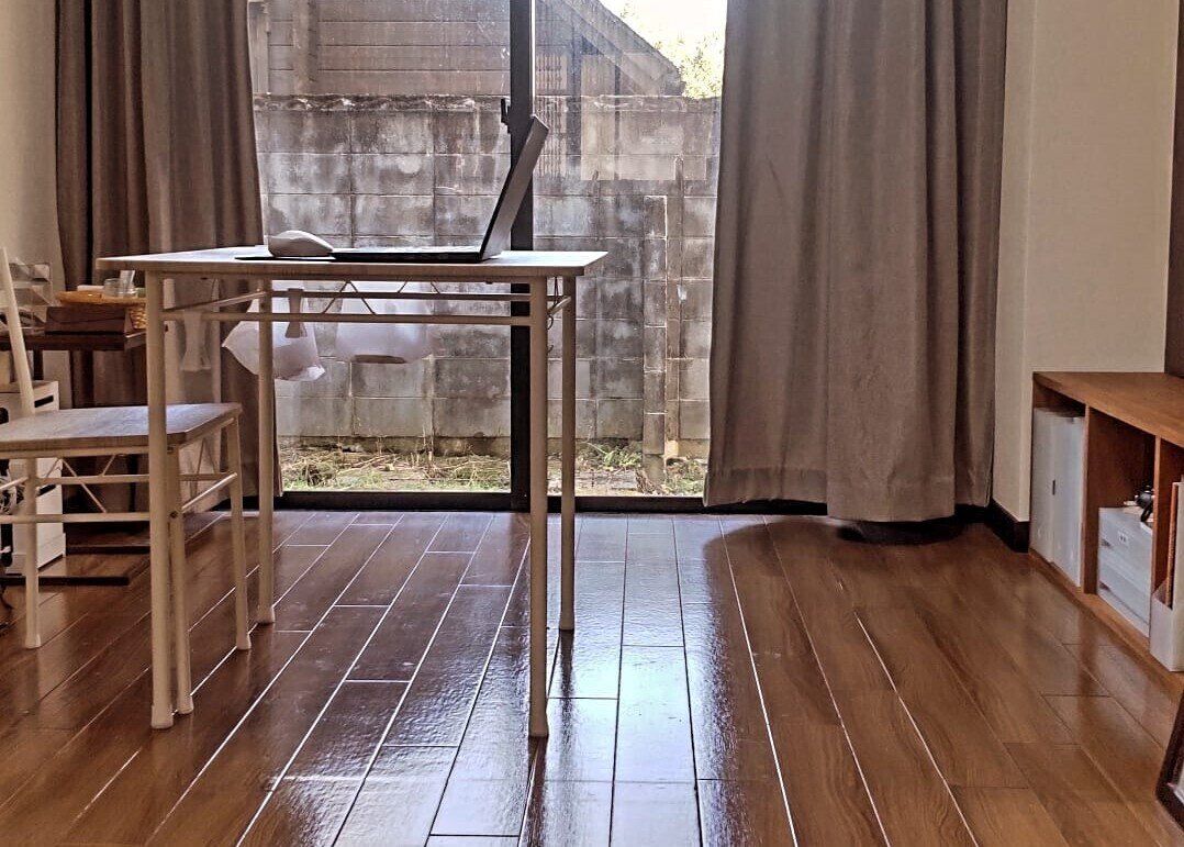 すっきりとした一人暮らしのリビング