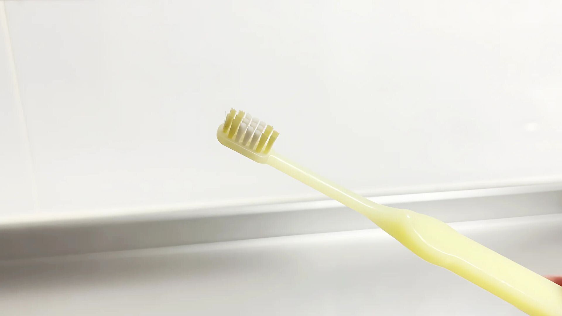 歯ブラシ1本だけ