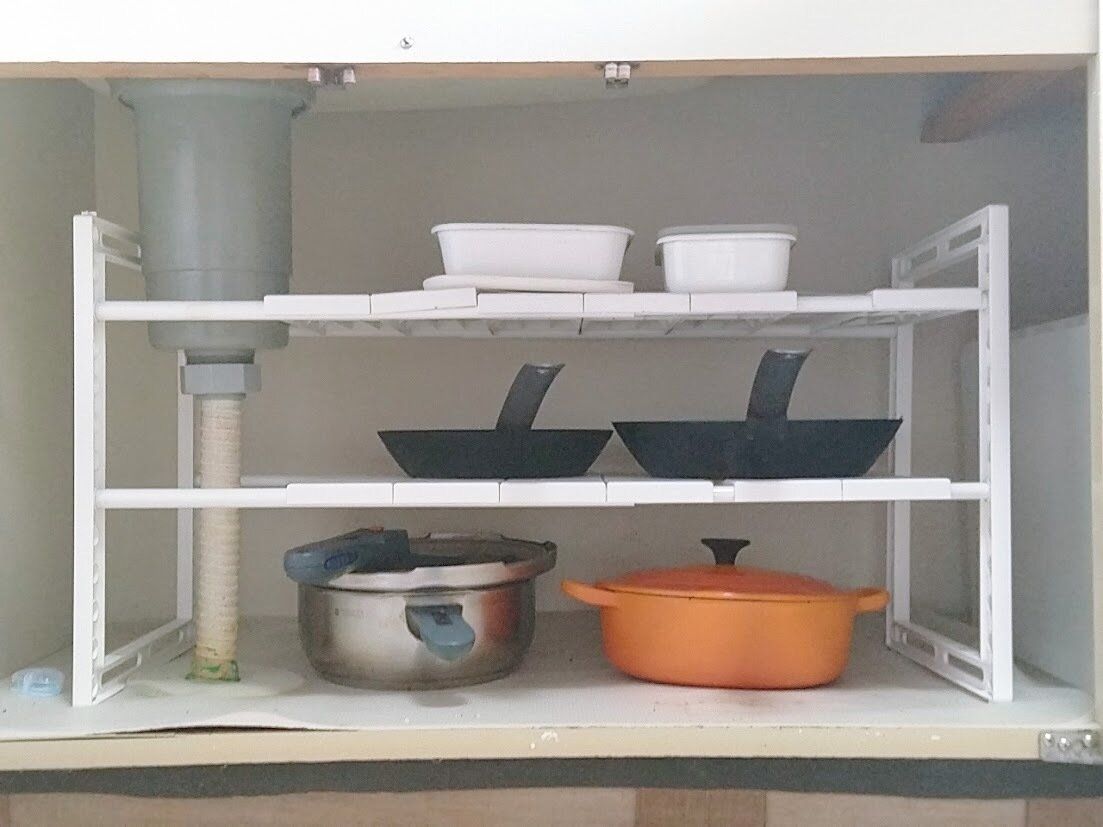 仕切り棚で仕切ったシンク下収納