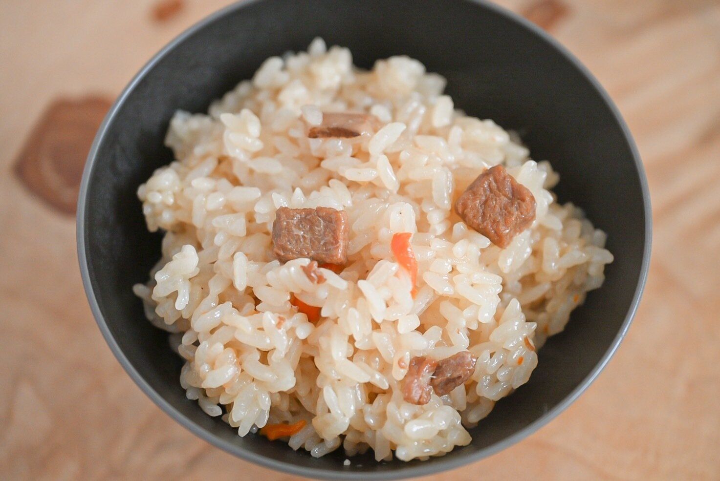 茶碗に入った中華おこわ