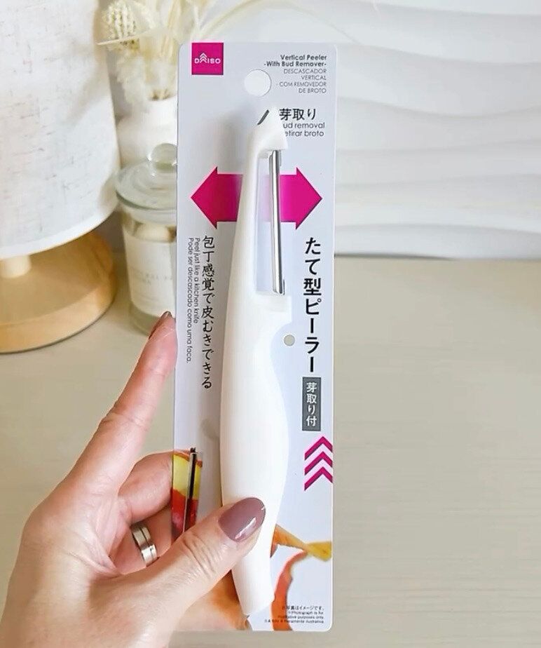 スリムで使いやすい！「たて型ピーラー」