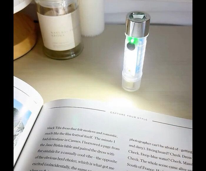 【ダイソー】見た目タイムカプセル!充電式LEDスケルトンライト