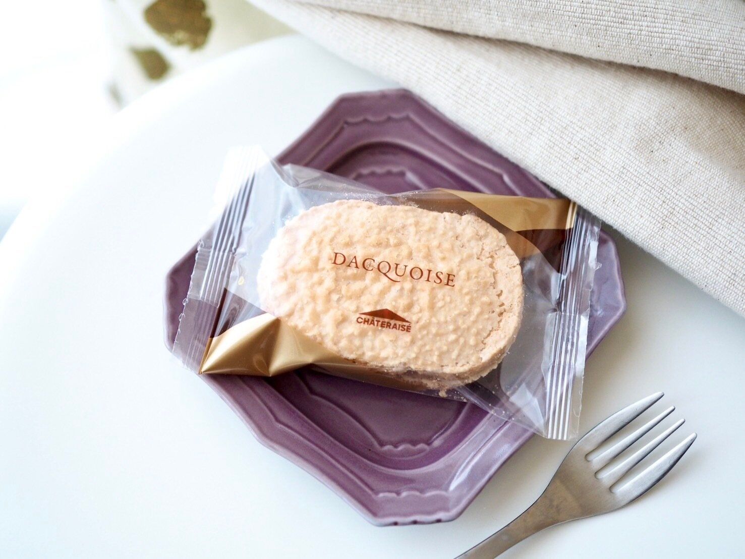 シャトレーゼ「ダックワーズ コーヒー」商品写真