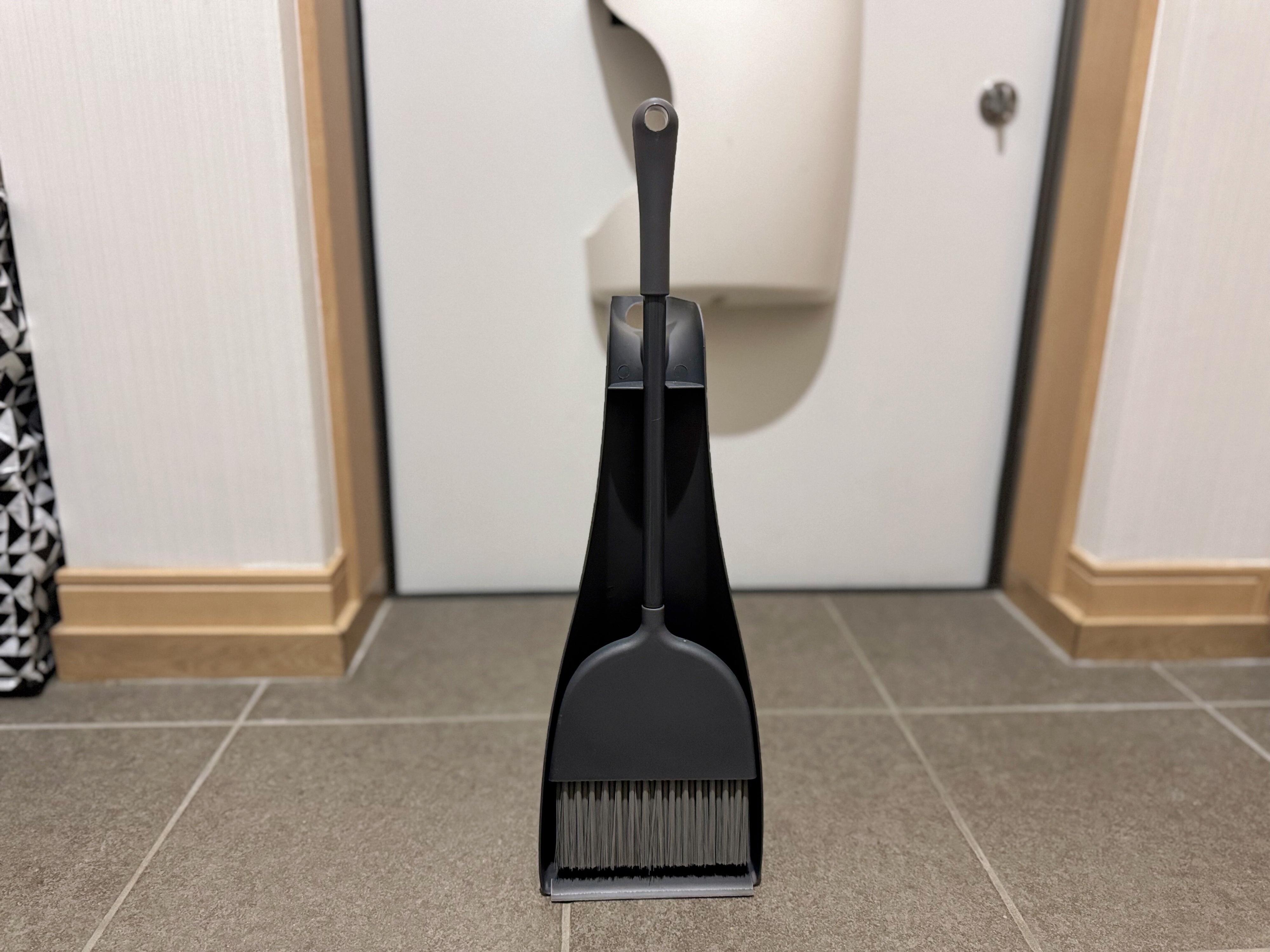 「スリムほうき」と「スリムちりとり」