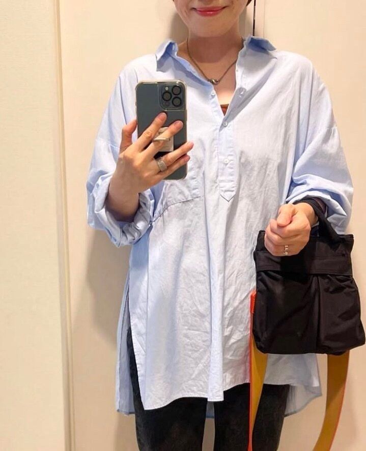 ブルーシャツとデニム