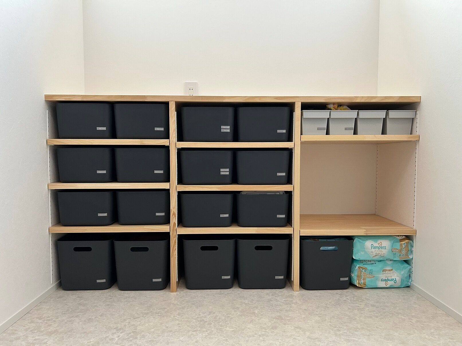 マットなグレーもいい！ダイソーのフタ付きソフトバスケット「R30ボックス」「R35ボックス」シリーズに注目