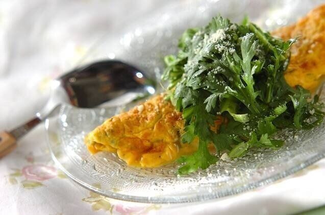 春菊とチーズのオムレツ