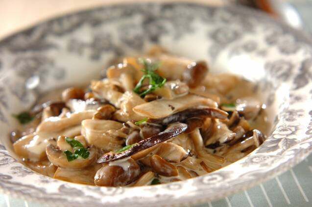 余った生クリームでキノコのクリーム煮