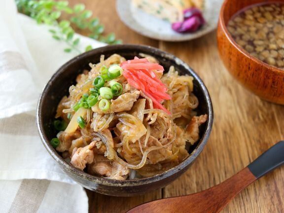 【節約ごはん】一人100円以下！手間なしつゆだく豚丼