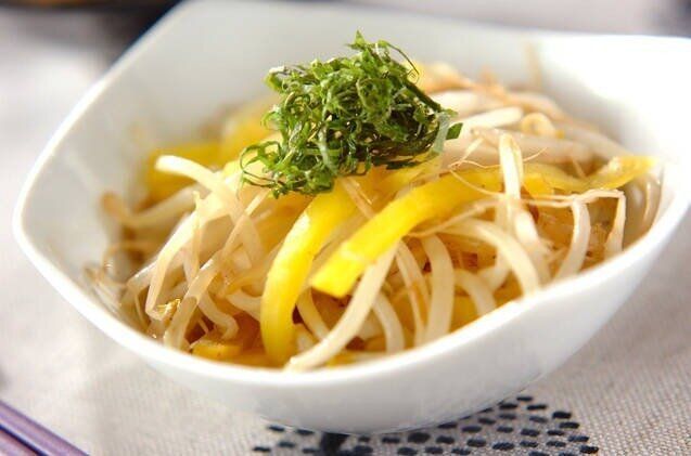 モヤシのたくあん炒め