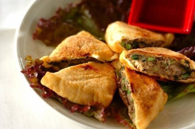 ニラを使った油揚げギョウザ