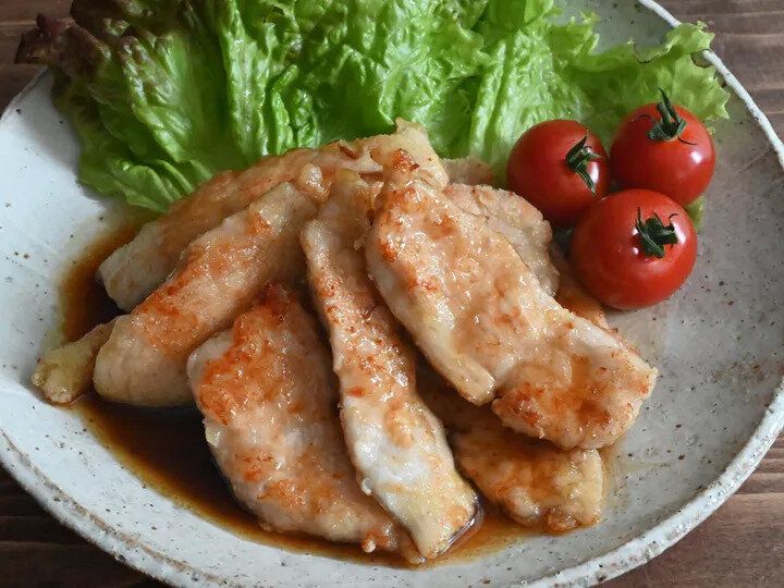 むね肉のガーリックバターソースがけ