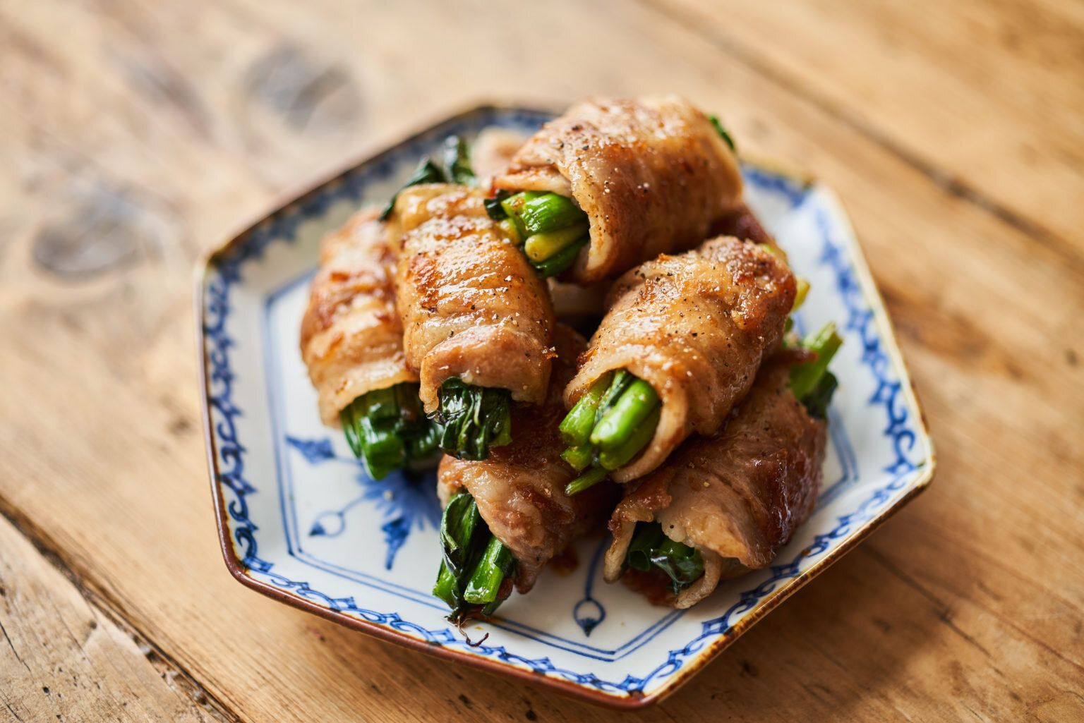 万能ねぎのにんにくしょうゆ肉巻き