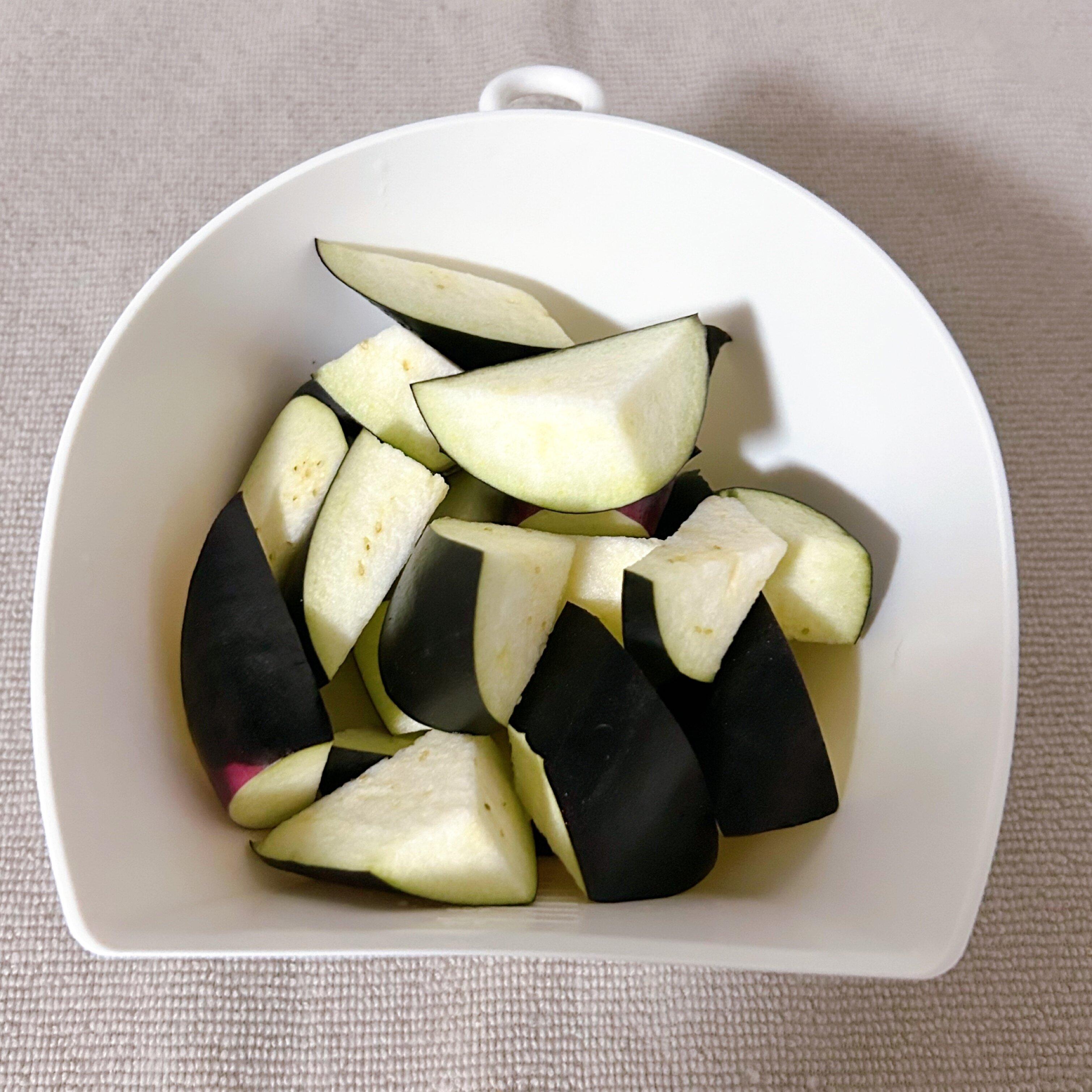 2.材料の下準備(なす)