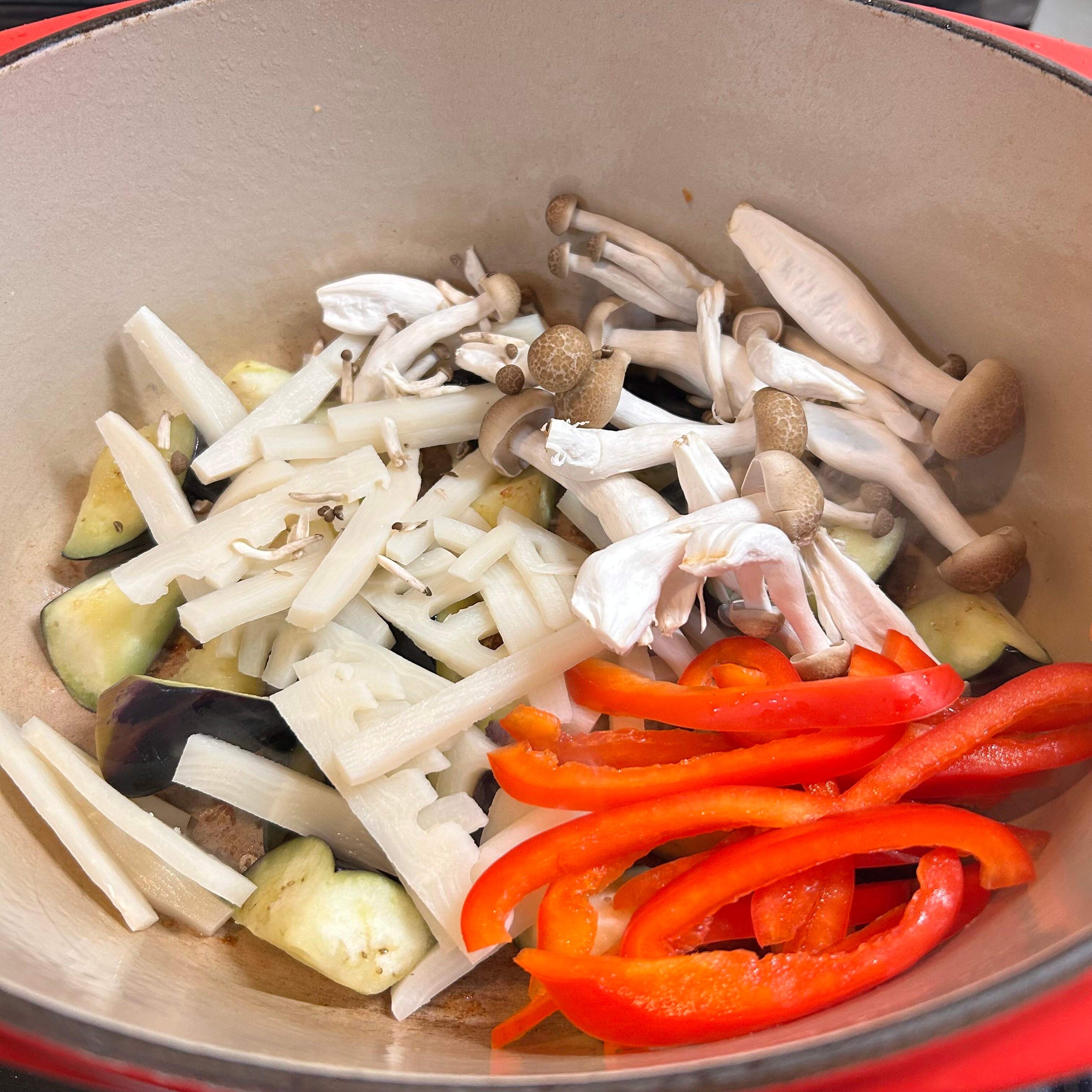 5.野菜を炒める