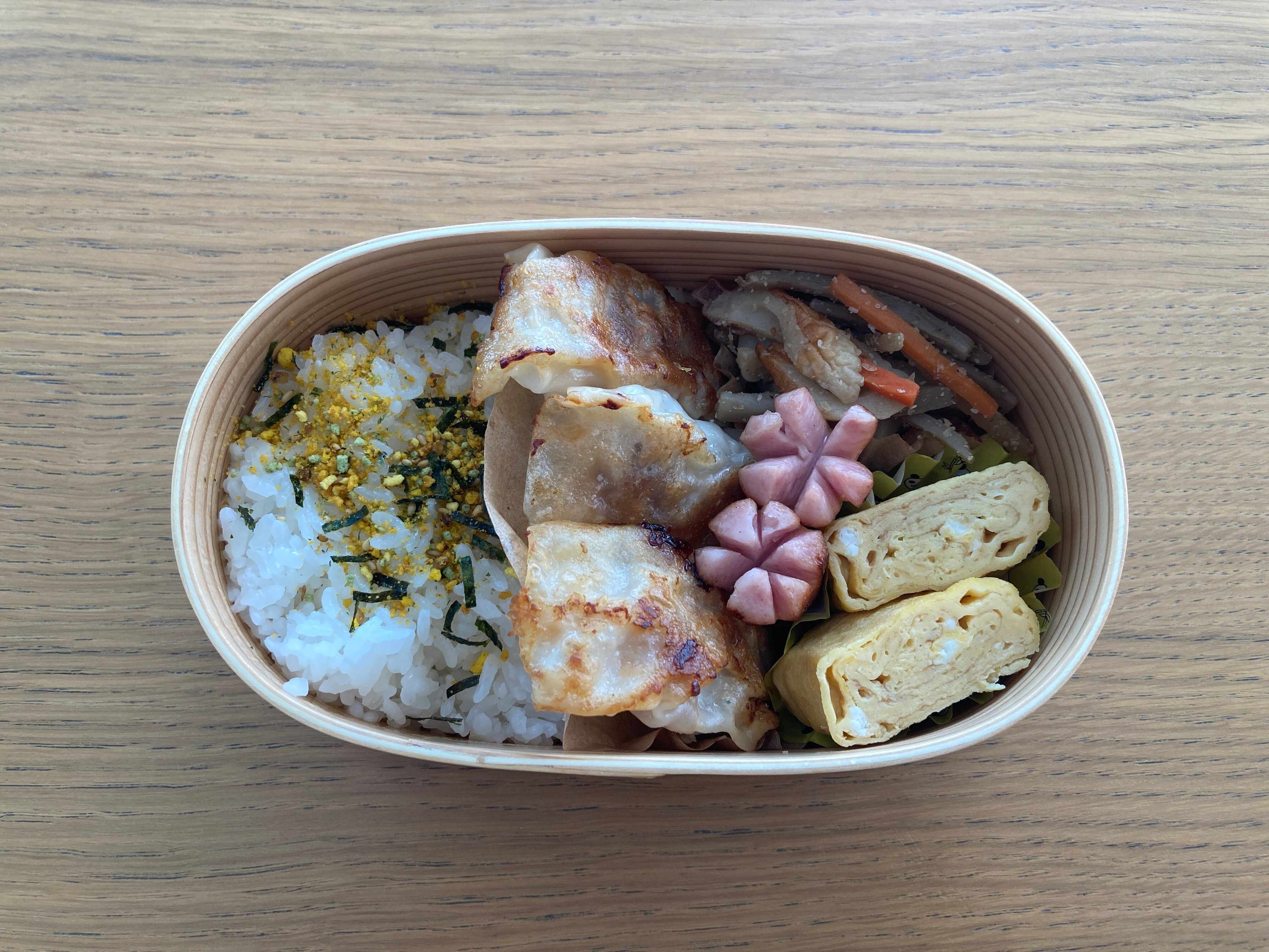 棒餃子入りお弁当